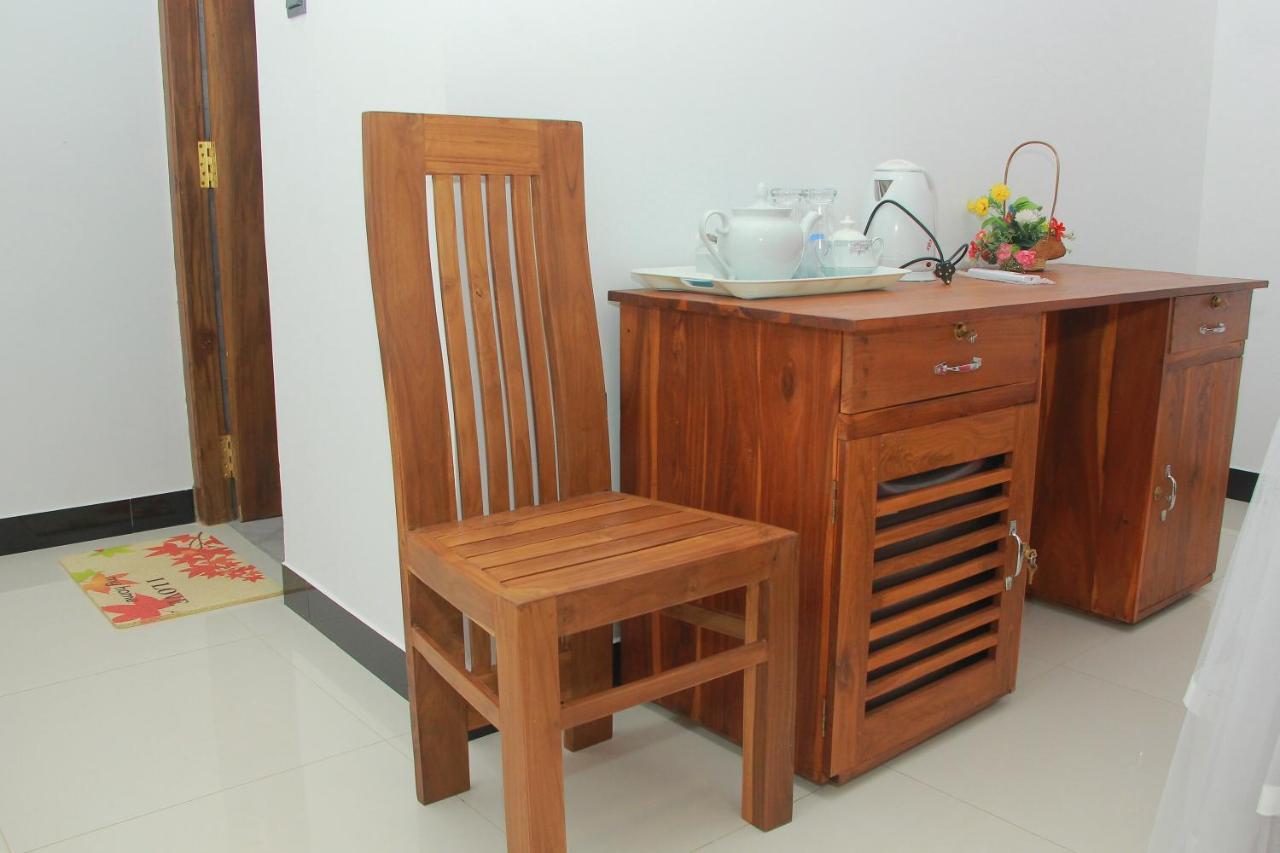 Maduranga N Guest Bed and Breakfast Mirissa Εξωτερικό φωτογραφία