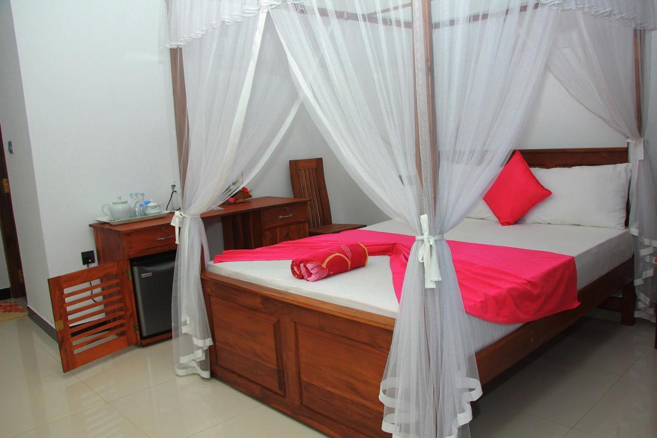 Maduranga N Guest Bed and Breakfast Mirissa Εξωτερικό φωτογραφία
